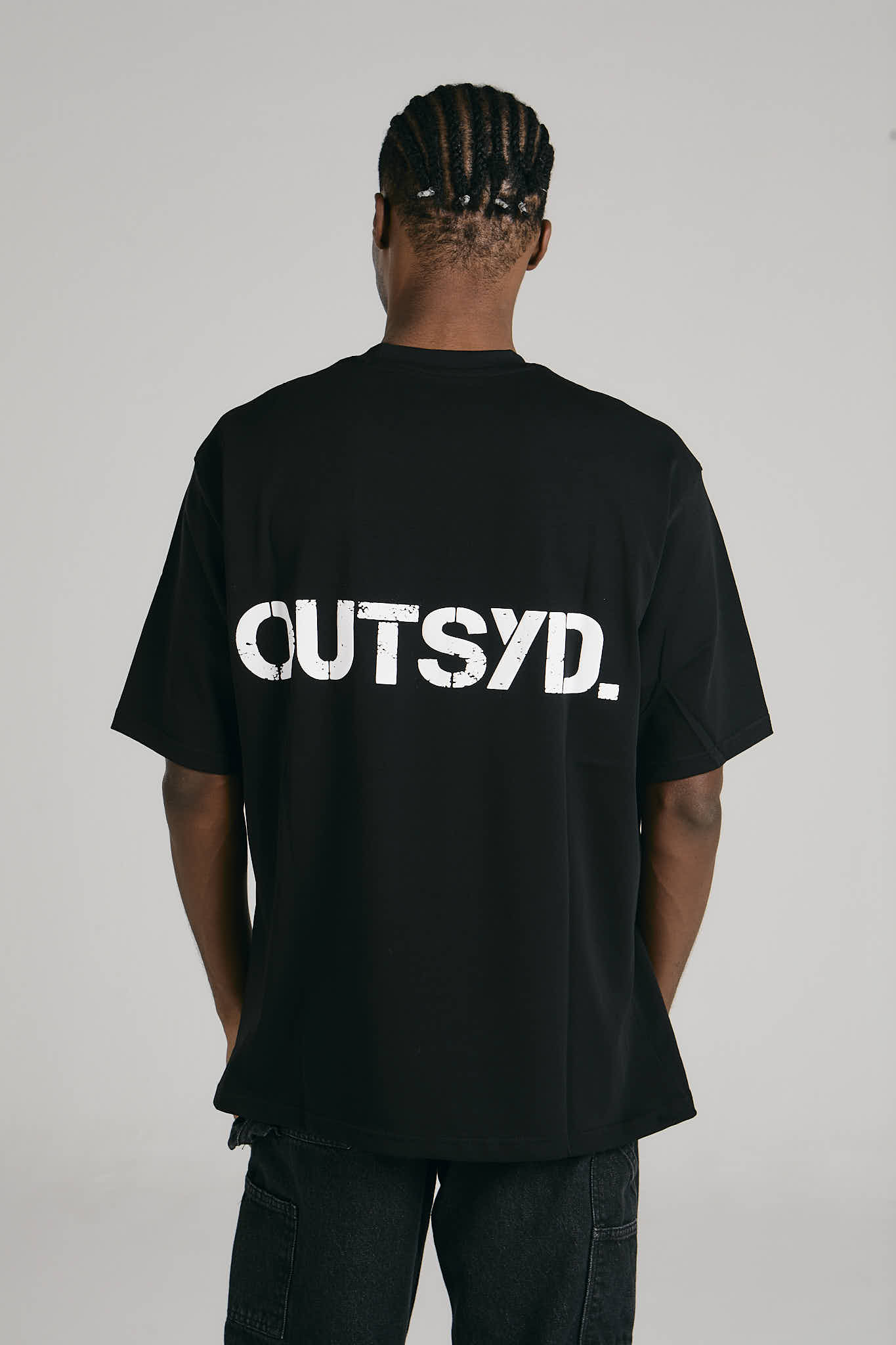 OUTSYD STREET SIGNATURE TEE