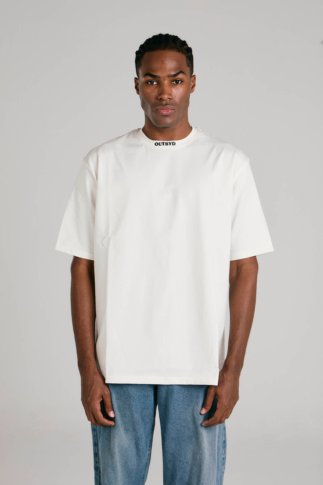 OUTSYD THE BOX TEE