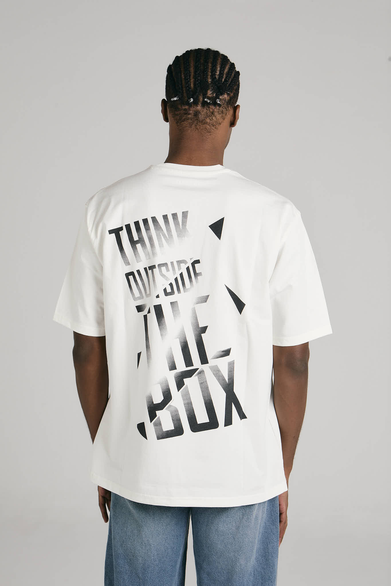 OUTSYD THE BOX TEE