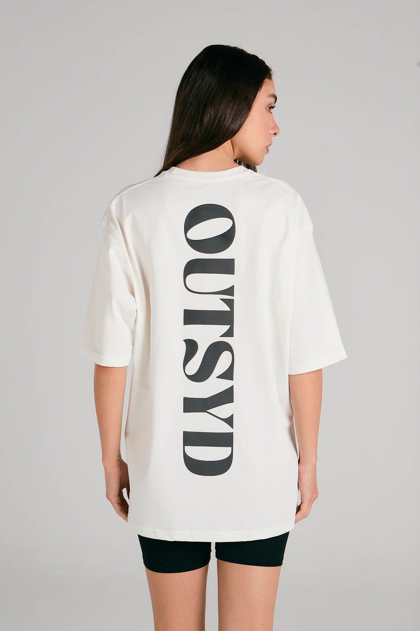 VERTICAL OUTSYD TEE