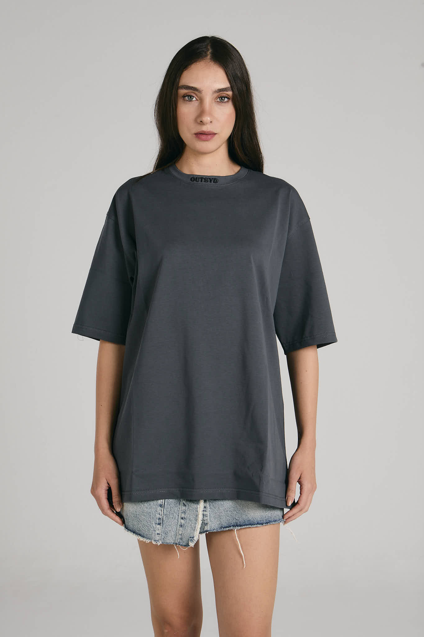 VERTICAL OUTSYD TEE