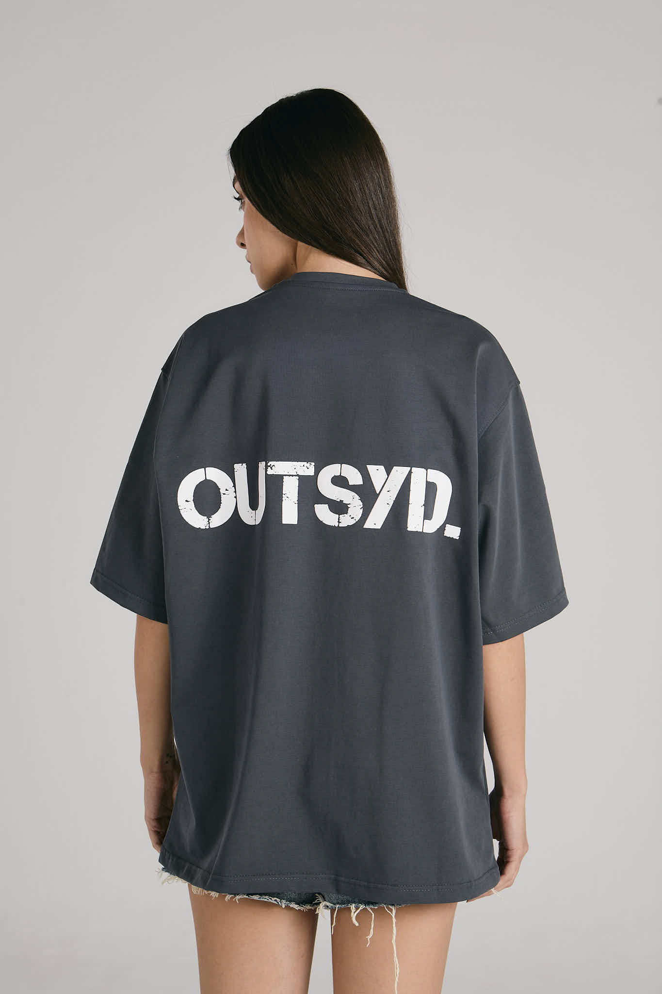 OUTSYD STREET SIGNATURE TEE